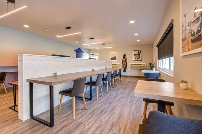 Photo - Breakpointe Coronado