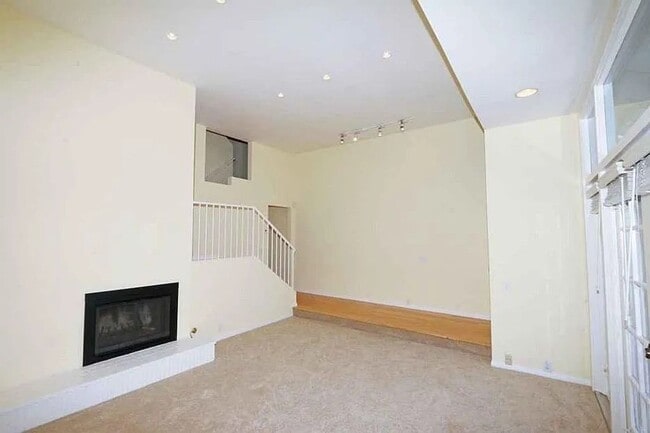 Photo - Spacious 2 Bedroom 2-1/2 Bathroom Townhome with 2-car garage in La Jolla near UCSD