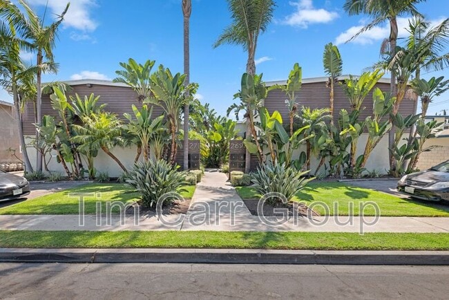 Building Photo - 271 16th Pl Unit #B