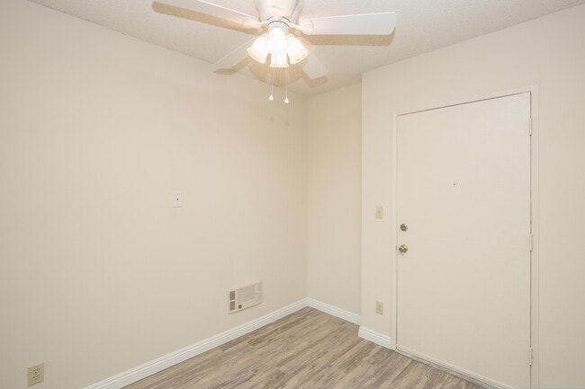 Photo - Emerald Victoria Apartments