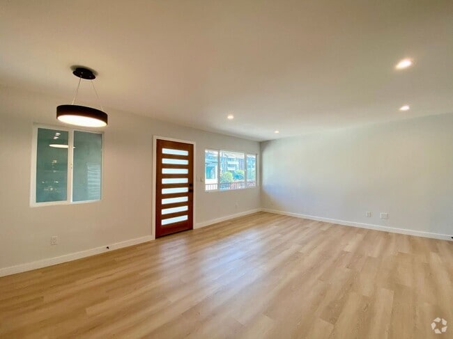 Building Photo - 3207 W 3rd, #1 Rental