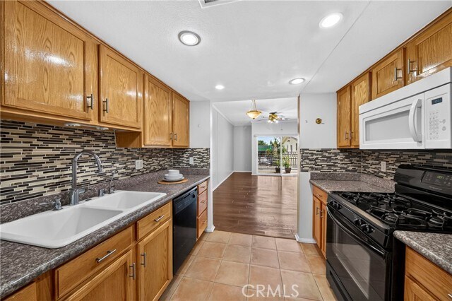 Photo - 11124 Burbank Blvd Unit 108