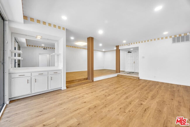 Photo - 14144 Dickens St Unit 122