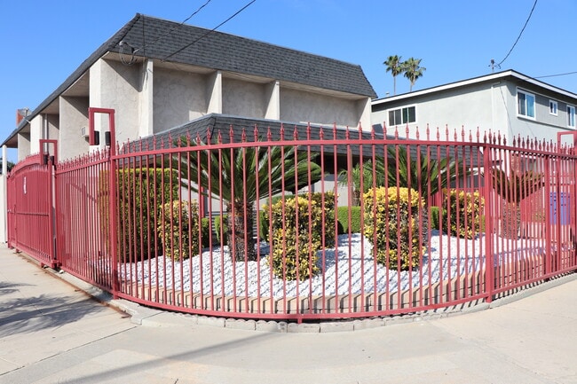 Photo - 6104 Costello Ave