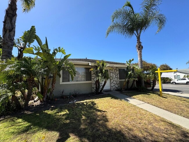 9304-9306 ElCajon - 9304-9306 ElCajon Apartment Unit 9304 El Cajon Street