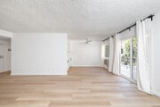 2BR, 2BA - 1,000SF - Living Room - 10844 Rose Ave Apartments