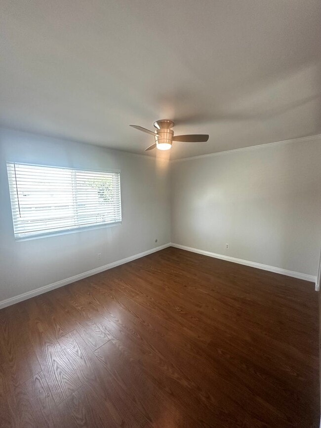 Photo - For Lease- Cozy and comfortable Two Bedrooms top floor unit