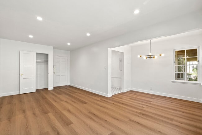 Photo - 1527 Laurel St