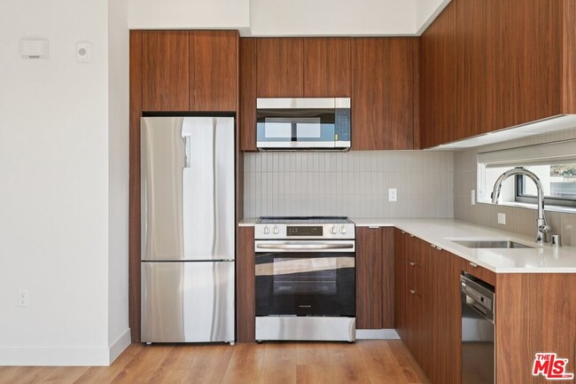 Photo - 10431 Santa Monica Blvd Unit 208