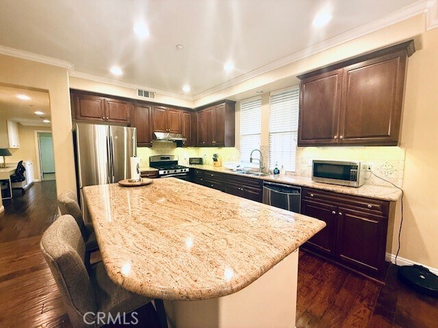 Photo - 43 Long Meadow