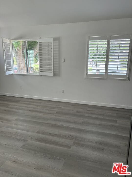 Photo - 23954 Hartland St