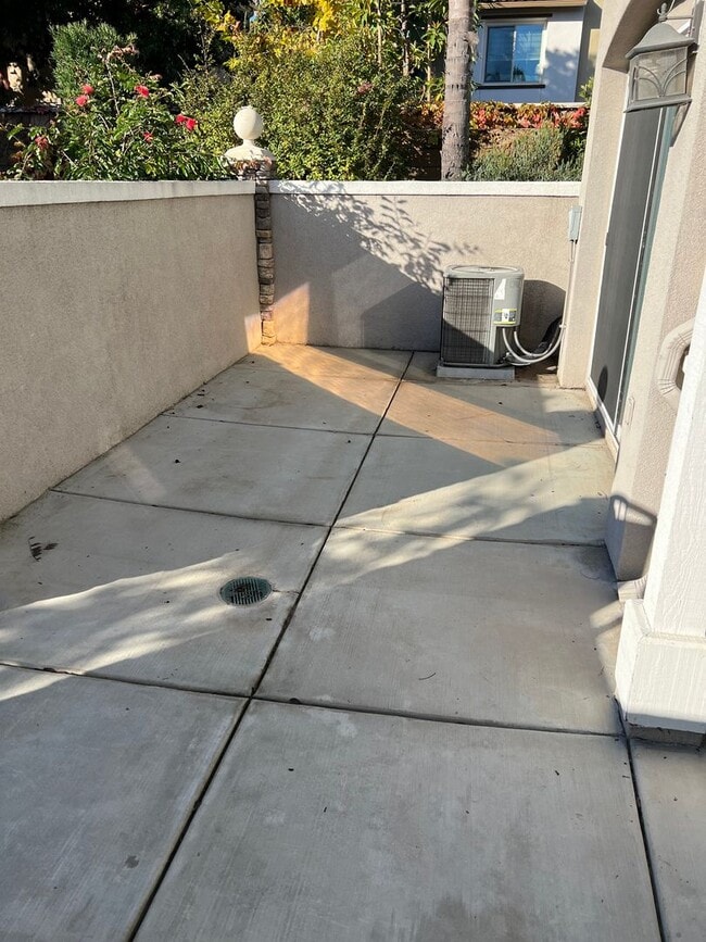 Photo - 3 bedroom 2-1/2 bath townhome close to beach