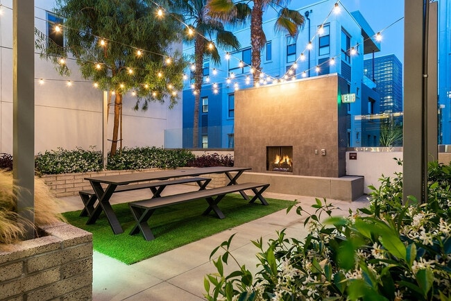 Runway Playa Vista Outdoor Fireplace - Runway Playa Vista