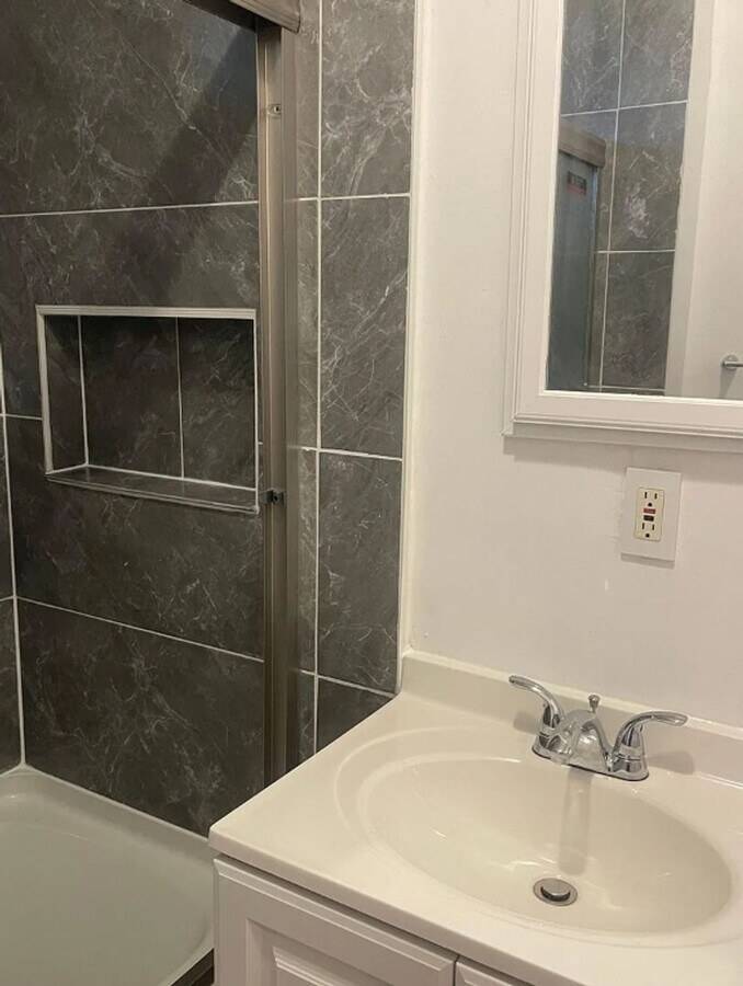 Photo - E1077F Unit 1118