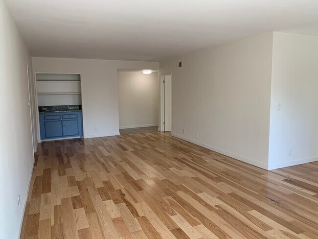 Photo - 1627 Manning Ave