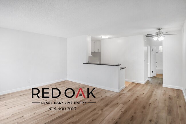 Photo - 1545 N Bronson Ave Unit 105