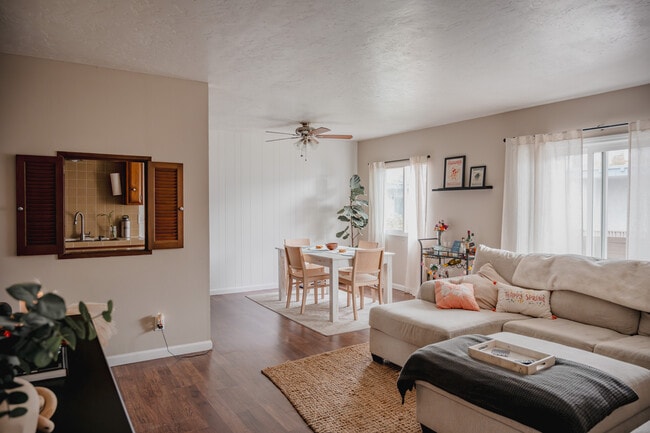 Photo - 340 Moss St Unit C-4