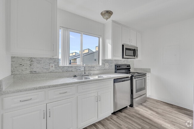 2BR, 1.5BA - 1,175SF - Kitchen - Highlander Park Apts