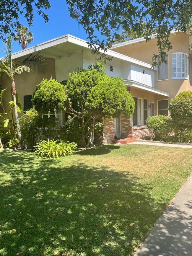 Building Photo - 407 Riverdale Dr Unit 1/2