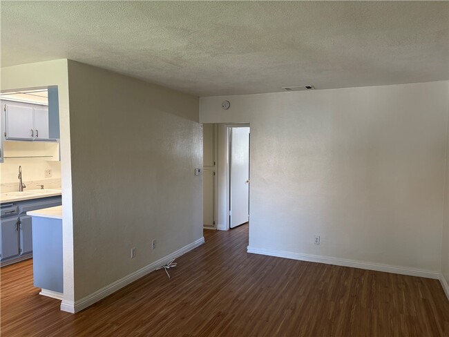 Photo - 1330 W Lambert Rd