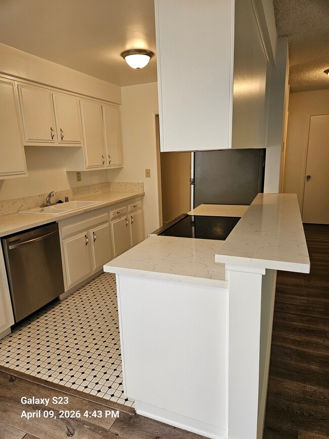 Kitchen - 12004 Kling St