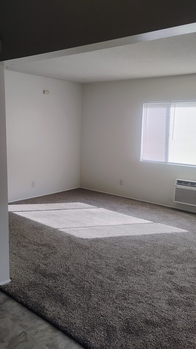 Building Photo - 7424 Magnolia Ave Unit H