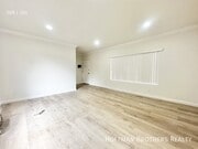 Photo - 20445 Saticoy St Unit 6