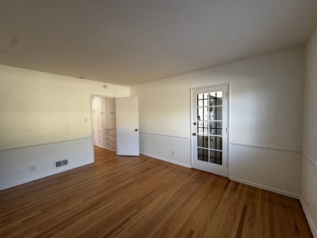 Photo - SPACIOUS 3 BEDROOM 2.5 BATH IN THE HEART O...