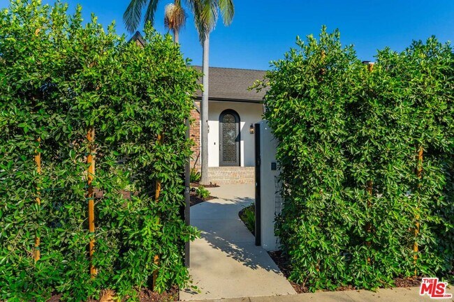 Photo - 1222 S Genesee Ave