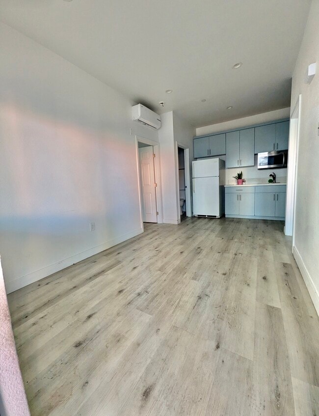 Building Photo - 11033 S Burin Ave Unit 11033