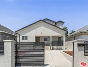 Photo - 731 E 33rd St Unit 733