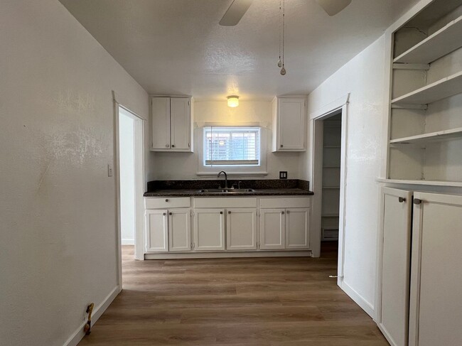 Photo - 720 N Guadalupe Ave