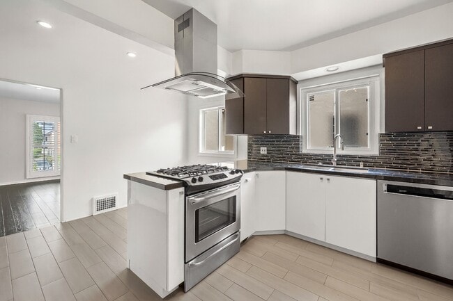 Kitchen detail photo - 7930 W 4th St Unit 7930