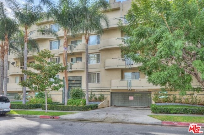 Building Photo - 117 N Gale Dr Unit 203