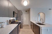 2BR, 2BA - 1,005SF - Parc Chateaux Apartments