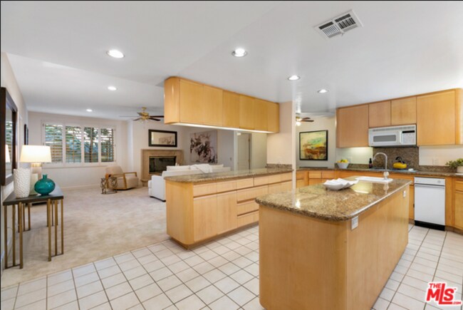 Photo - 390 S Sepulveda Blvd Unit 311