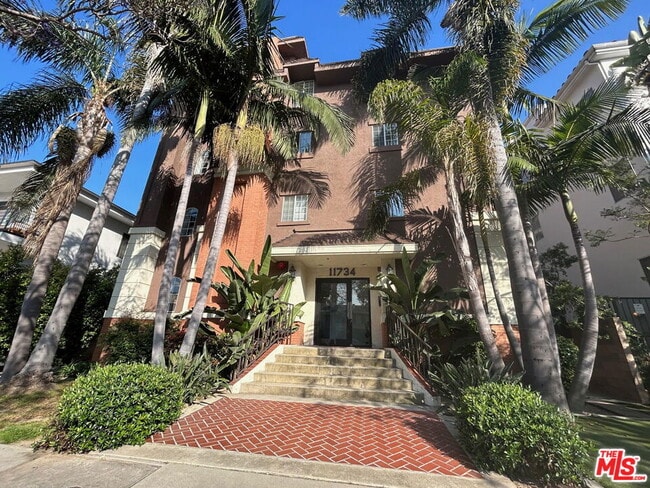 Building Photo - 11734 Montana Ave