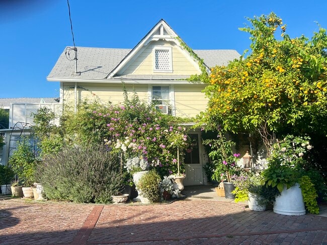 822 East Kensington Road - 822 E Kensington Rd House