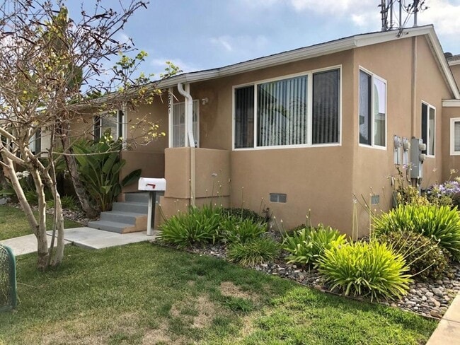 Photo - 2721-27 Nye St Unit 2721