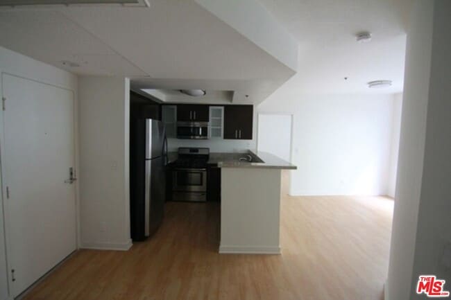 Photo - 939 Palm Ave Unit 304