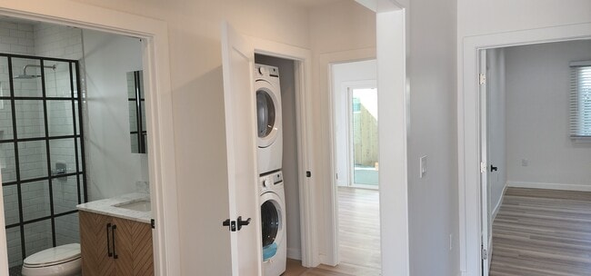 Photo - 950 N Kingsley Dr Unit 952