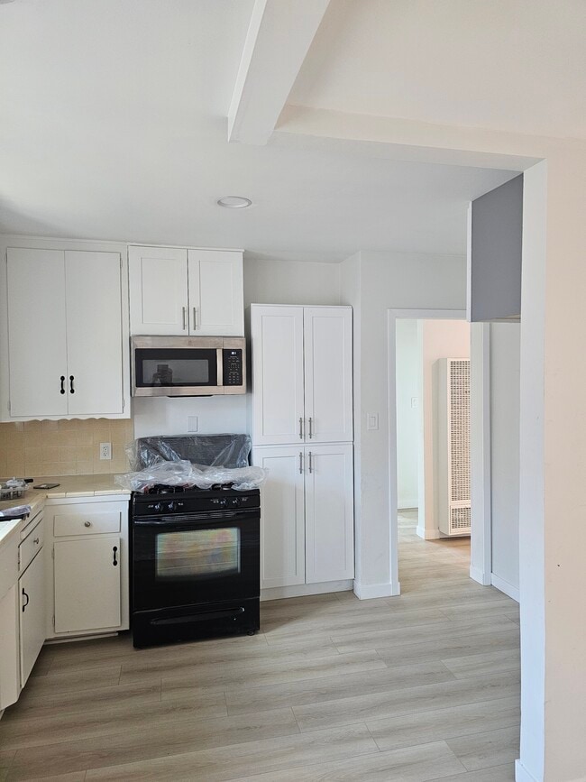 Photo - 16931 S Berendo Ave