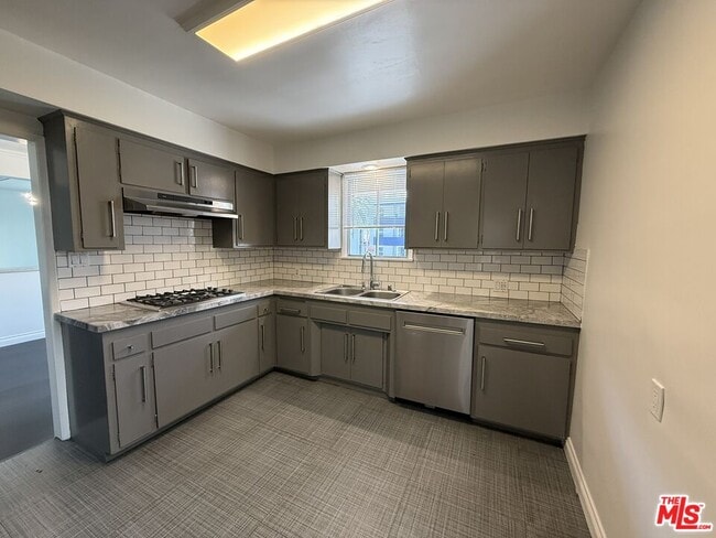 Photo - 1366 S Beverly Glen Blvd Unit 1366