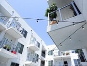 Photo - 300 W 9th St