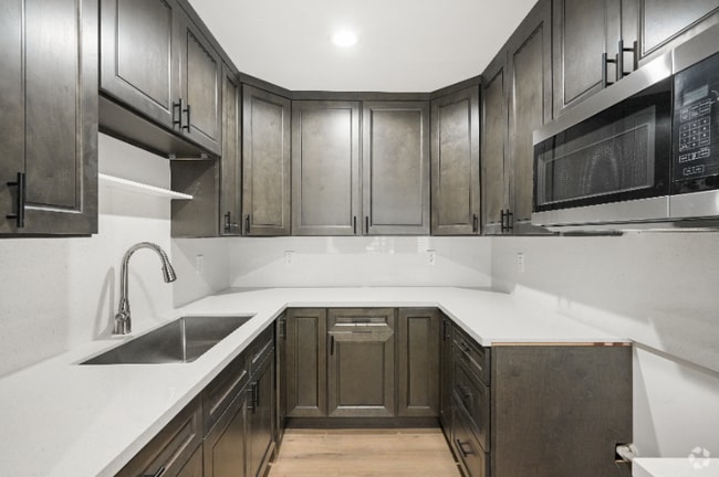 Building Photo - 11461 Albers St Unit 4 Rental