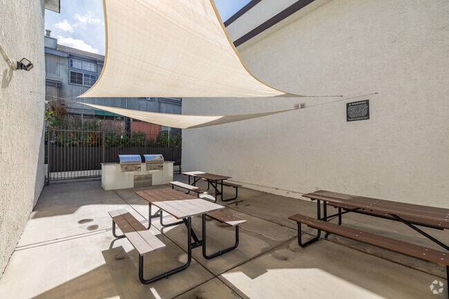 BBQ Area - Peerless Building Corp.