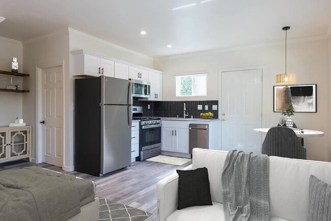 Photo - 7018 Lurline Ave
