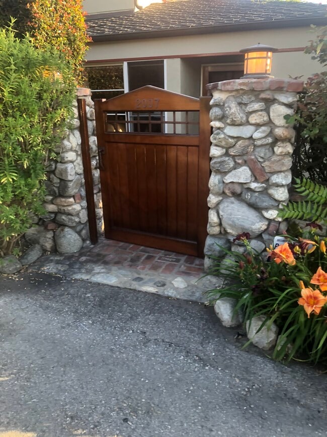 Photo - 2007 Glenneyre St