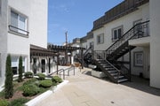 Courtyard - 230 S. Hamilton