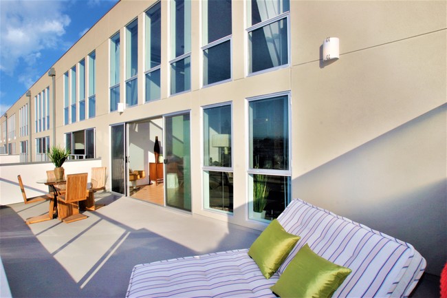 2x2 LOFT - Spiral Staircase - The R2 by CLG